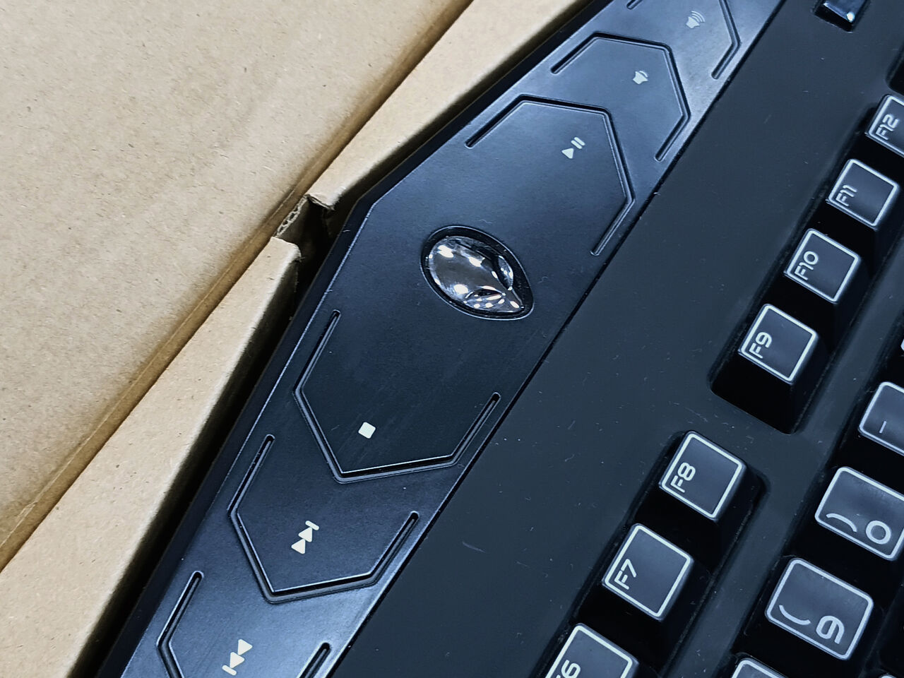 Riffa, Computers, BHD 20,  Alienware TactX Gaming Keyboard & Mouse Combo | Custom AlienFX RGB | 20 BD
