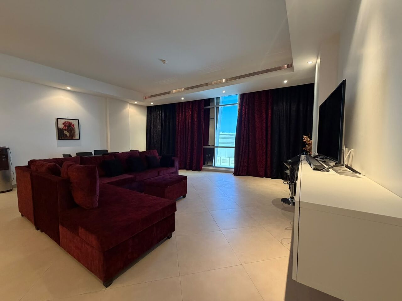 Juffair, Apartments, Flats, Houses & Villas, BHD 550/month,  3 BR,  Huge  Apartment For Rent In Juffair | Spacious Layout | Pool & Gym