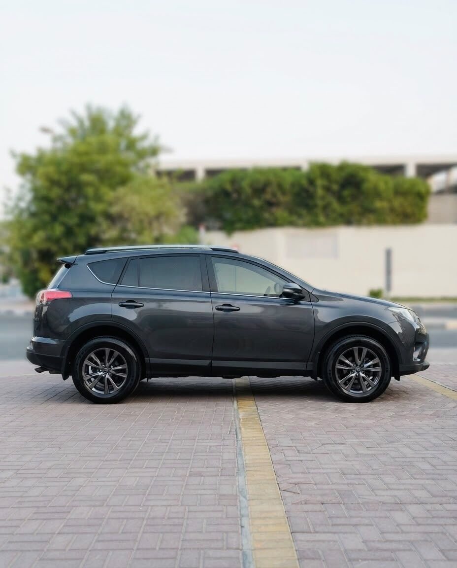Mahooz, Vehicles, Cars & Trucks , BHD 4998,  Toyota RAV4,  2017,  Automatic,  114000 KM,  TOYOTA RAV 4 -  - Full Option With Sunroof - American Spec