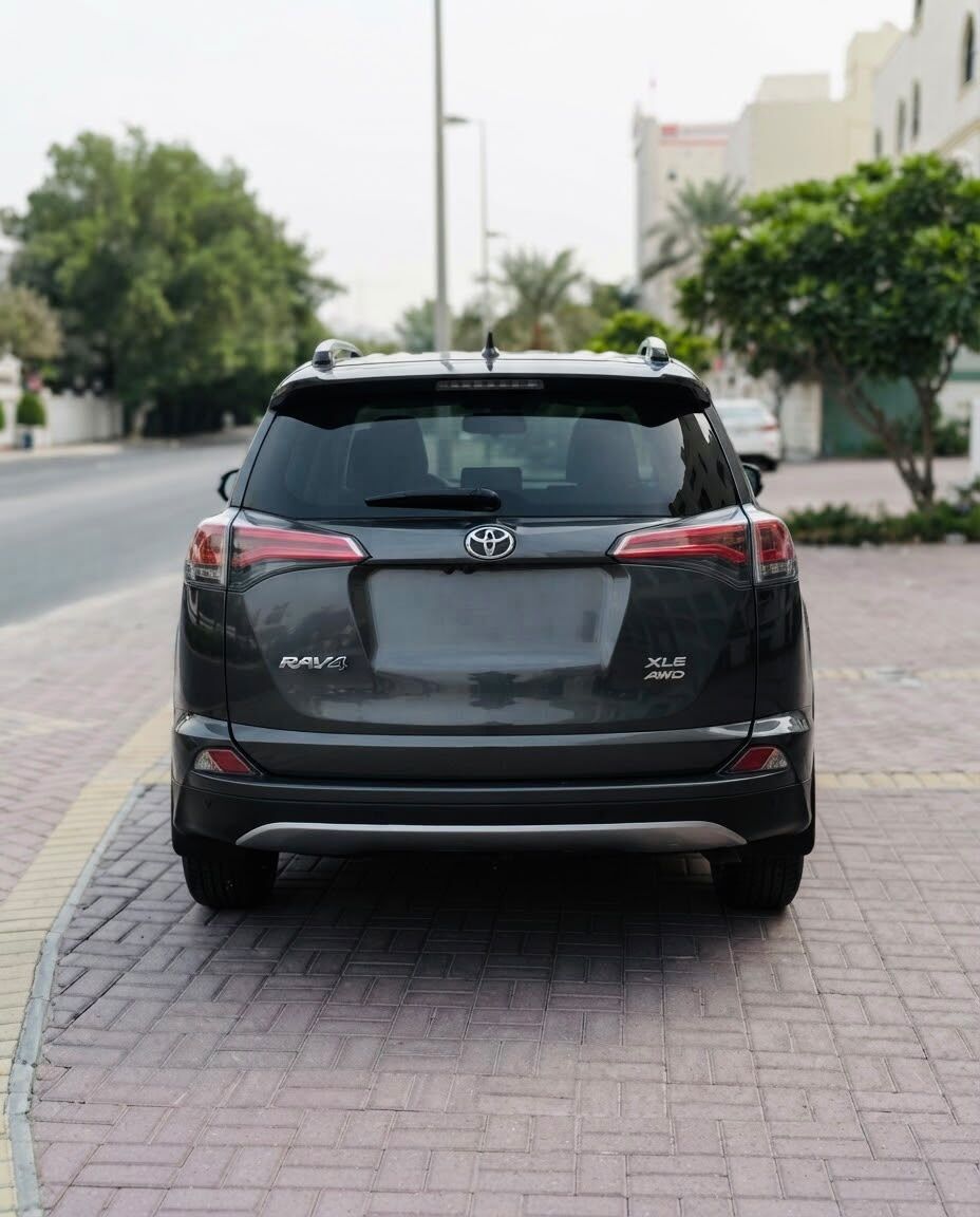 Mahooz, Vehicles, Cars & Trucks , BHD 4998,  Toyota RAV4,  2017,  Automatic,  114000 KM,  TOYOTA RAV 4 -  - Full Option With Sunroof - American Spec