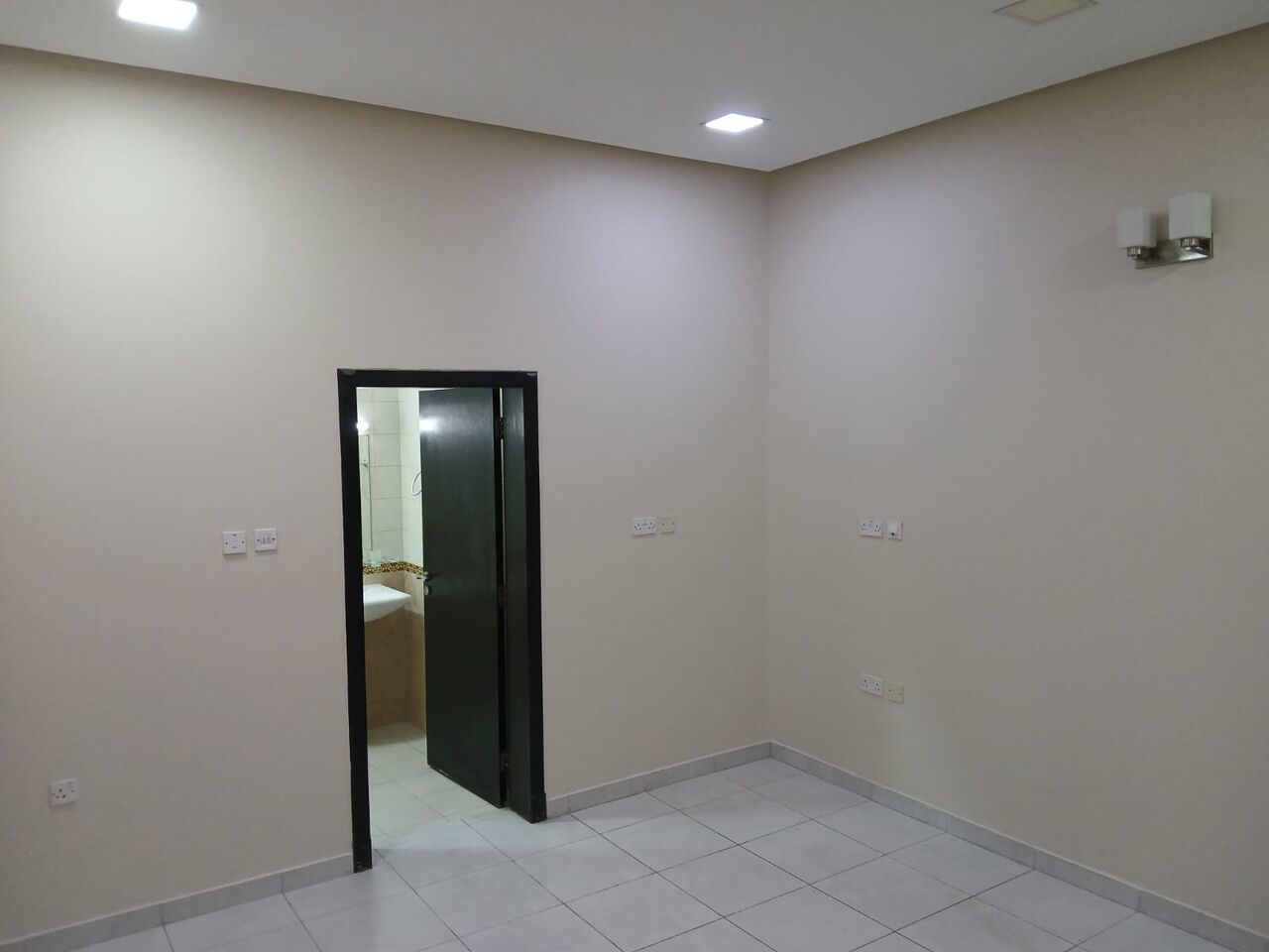 Tubli, Apartments, Flats, Houses & Villas, BHD 220/month,  2 BR,  Semi Furnished Apartment Available In Tubli Without EWA (Tubli 01)