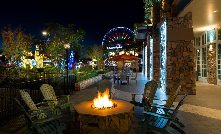 New York, Restaurants, Pigeon Forge Restaurants & Rooftop Dining | Margaritaville Island Hotel