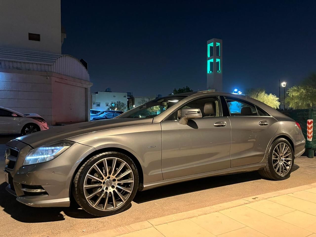 Riyadh, Vehicles, Cars & Trucks , SAR 49500,  Mercedes-Benz 350,  2012,  Automatic,  304000 KM,  Mercedes Benz CLS 350 V6  Full Option  Excellent Condition
