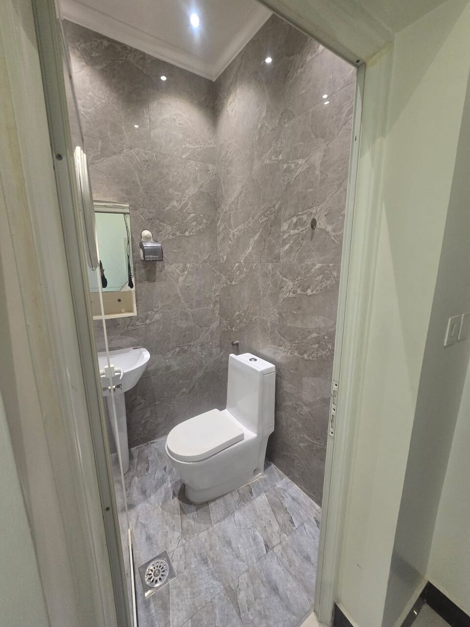 Khobar, Apartments, Flats, Houses & Villas, 2 BR,  FAMILY APARTMENT FOR RENT Layout: 2 Bedrooms + Living Room &bull; 2 Bathrooms &bull; Kitchen &bull; Spl