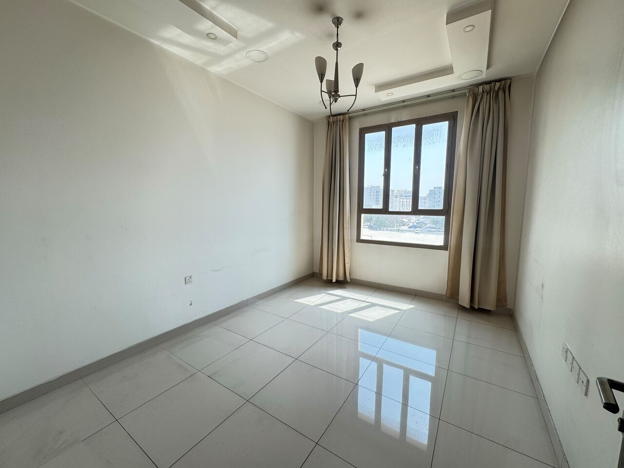 Janabiya, Apartments, Flats, Houses & Villas, BHD 250/month,  3 BR,  Spacious 3 Bedroom Flat |3 Bathoom | Hall & Kitchen| Semi Furnished