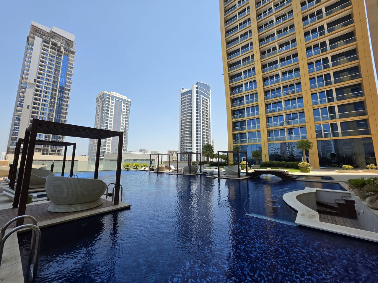 Al Seef, Apartments, Flats, Houses & Villas, BHD 900/month,  Furnished,  3 BR,  SUPER LUXURIOUS APARTMENT FOR RENT &ndash; CATAMARAN TOWER, SEEF