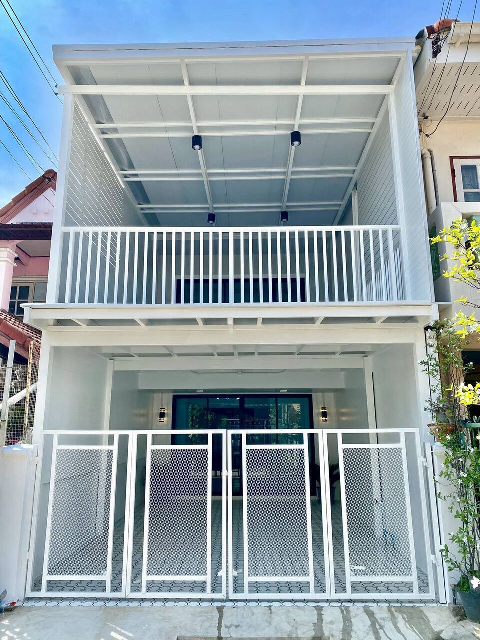 Bangkok, Real Estate For Sale, THB 2190000,  2 BR,  16 Sq. Feet,  ขายด่วน! ทาวน์เฮ้าส์ 2 ชั้น หมู่บ้าน