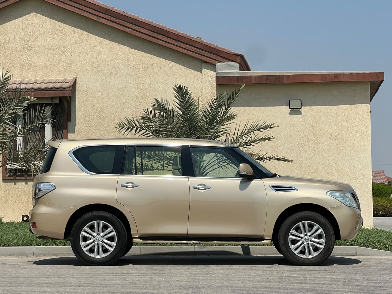 East Riffa, Vehicles, Cars & Trucks , BHD 4900,  NISSAN PATROL SE,  2012,  Automatic,  266000 KM,   MODEL  FOR SALE