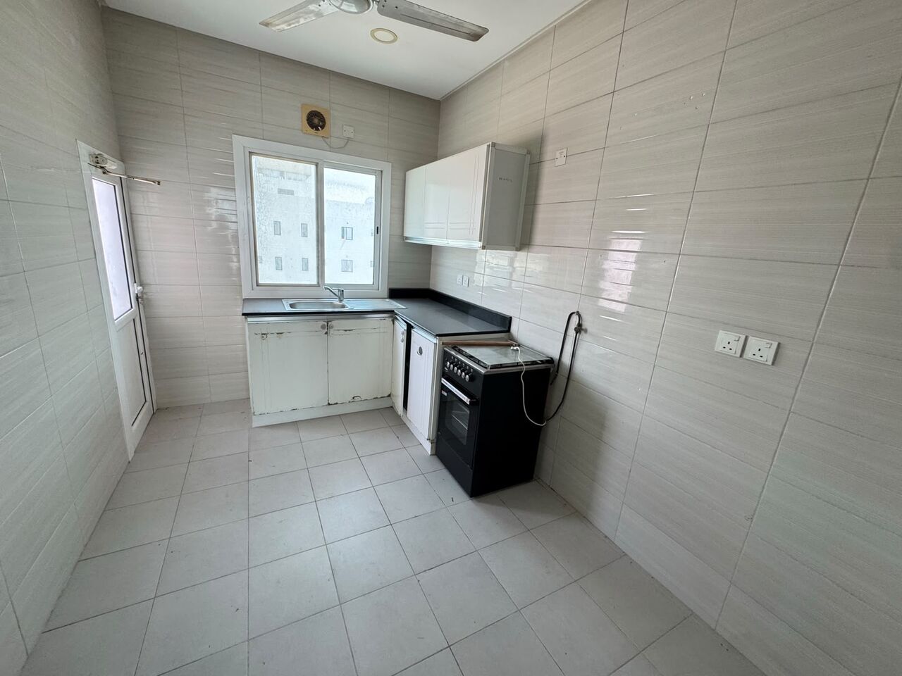 Janabiya, Apartments, Flats, Houses & Villas, BHD 250/month,  3 BR,  3 Bedroom | 3 Bathroom| Closed Kitchen| Spacious Living Room
