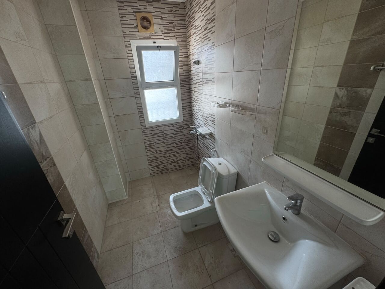 Janabiya, Apartments, Flats, Houses & Villas, BHD 250/month,  3 BR,  3 Bedroom | 3 Bathroom| Closed Kitchen| Spacious Living Room