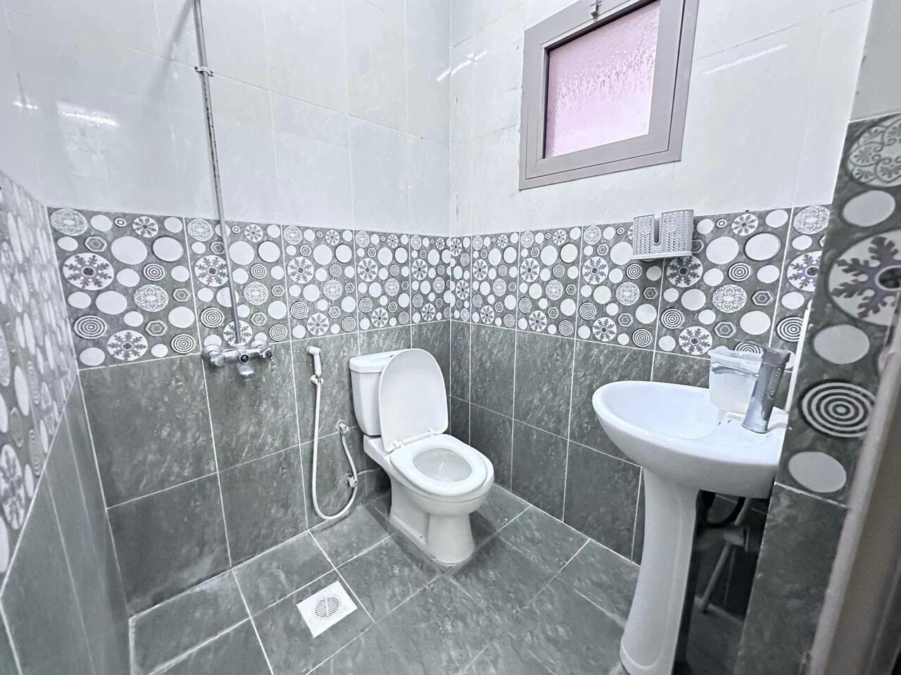 Manama, Apartments, Flats, Houses & Villas, BHD 150/month,  1 BR,  𝐆𝐮𝐝𝐚𝐢𝐛𝐢𝐲𝐚:- 𝐒𝐭𝐮𝐝𝐢𝐨 𝐒𝐞𝐦𝐢-𝐅𝐮𝐫𝐧𝐢𝐬