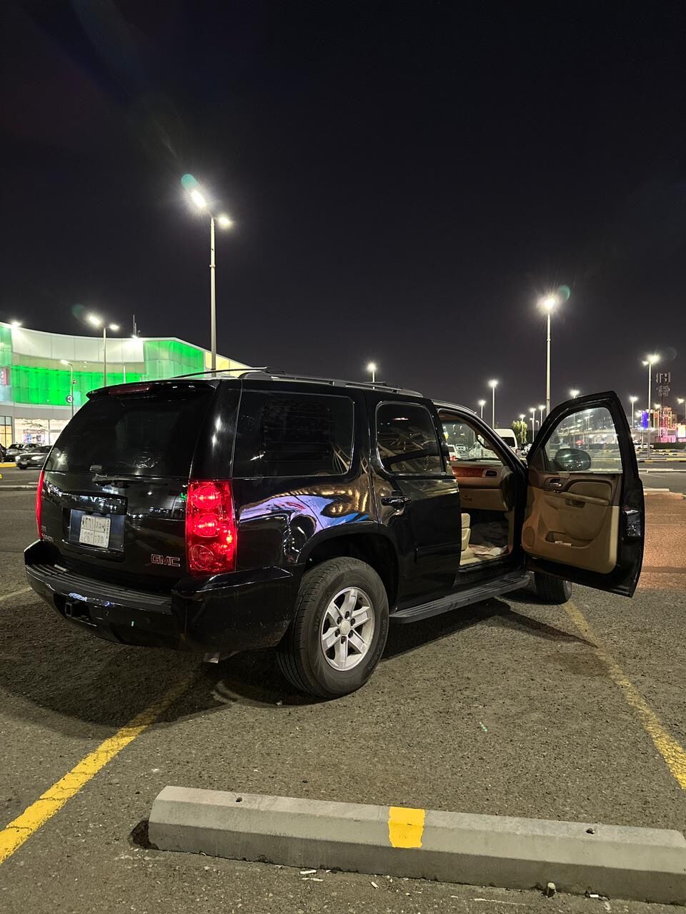 Jeddah, Vehicles, Cars & Trucks , SAR 38,  Gmc Yukon,  2010,  Automatic,  370 KM,