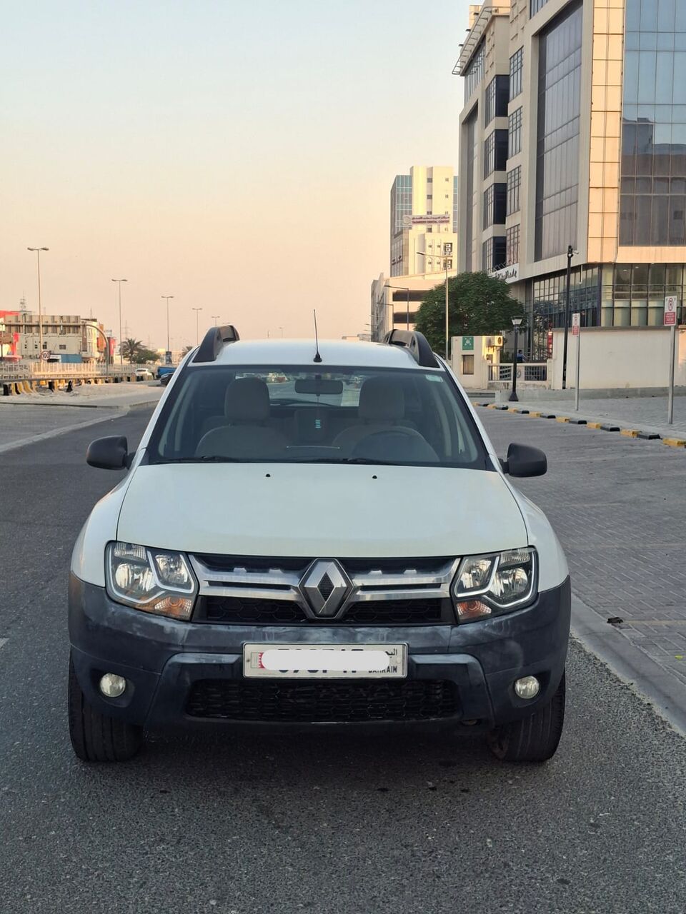 Riffa, Vehicles, Cars & Trucks , BHD 1000,  RENAULT DUSTER,  2016,  Automatic,  159000 KM,  COMPACT SUV TYPE FAMILY USED GOOD CONDITION CAR FOR SALE