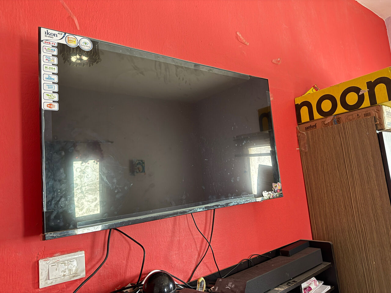 Jeddah, Electronics, SAR 500,  Ikon TV 43" With Set Up Box 1year Subscription