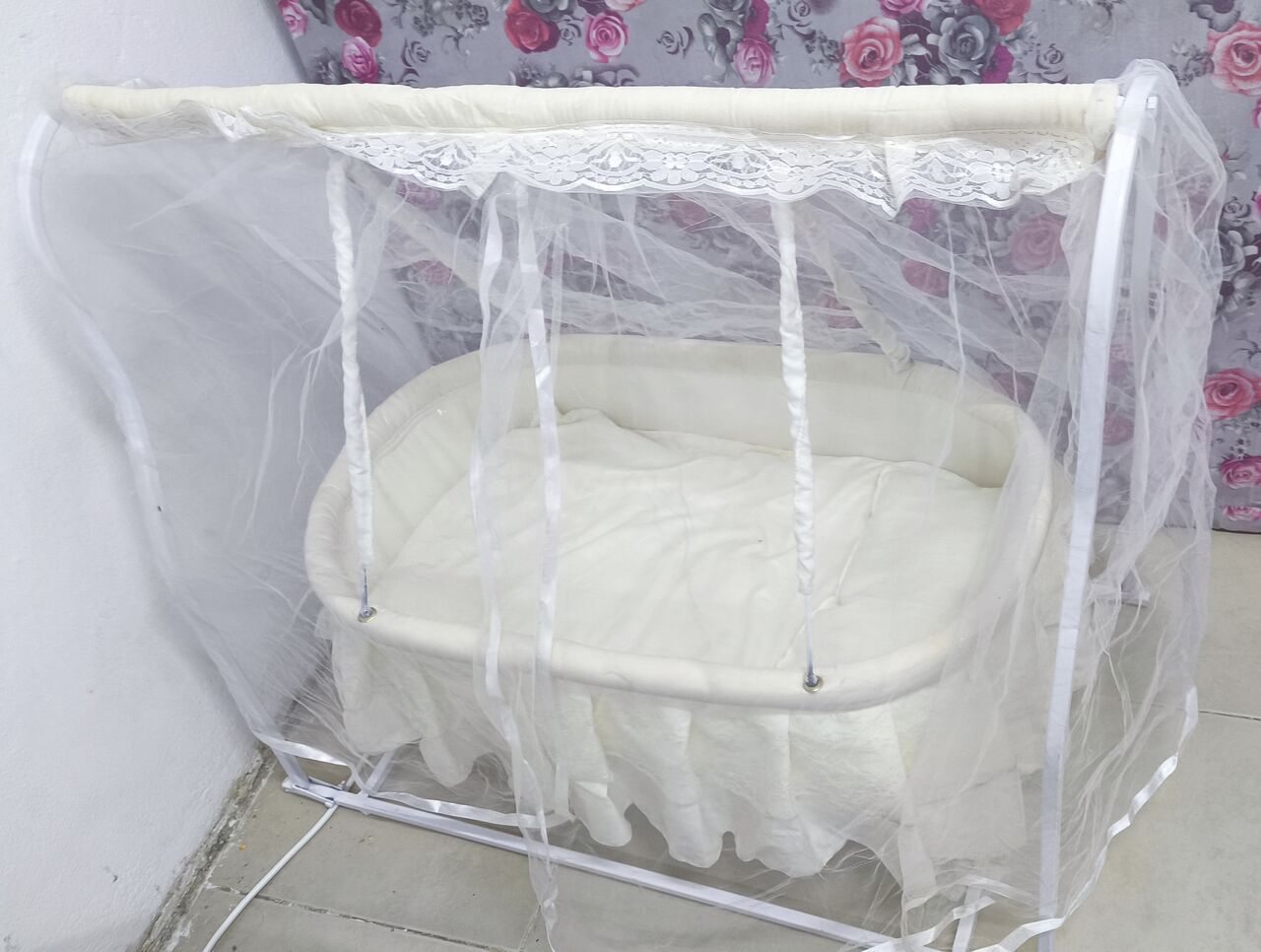 Al Shemaysi, Baby & Kid Stuff, SAR 100,  Baby Swing / Cradle For Sale &ndash; Like New
