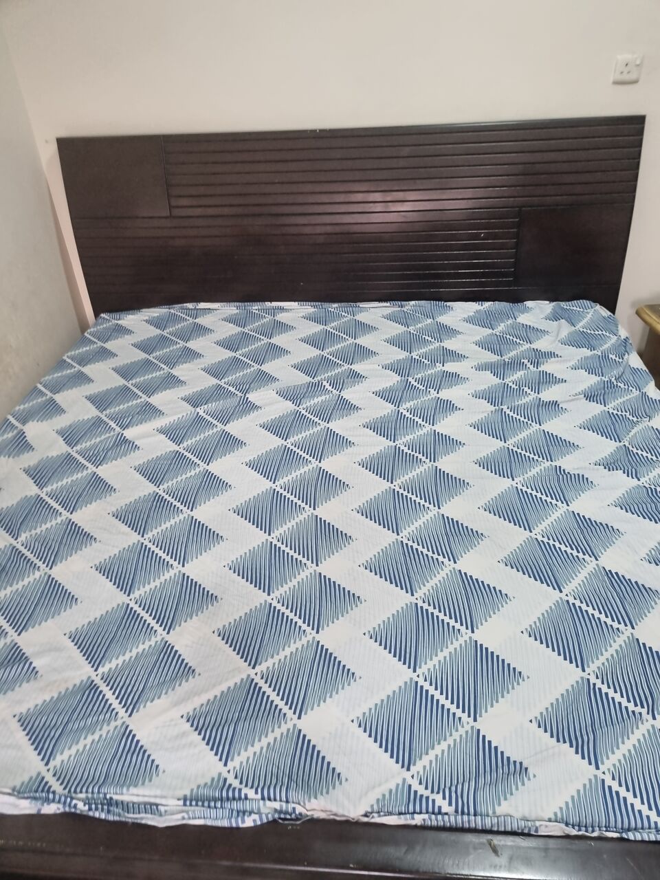 Al Thuqbah, Furniture, SAR 350,  King Size Wooden Bed With Or Without Mattress