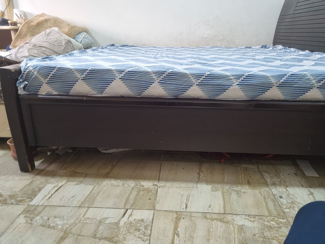 Al Thuqbah, Furniture, SAR 350,  King Size Wooden Bed With Or Without Mattress
