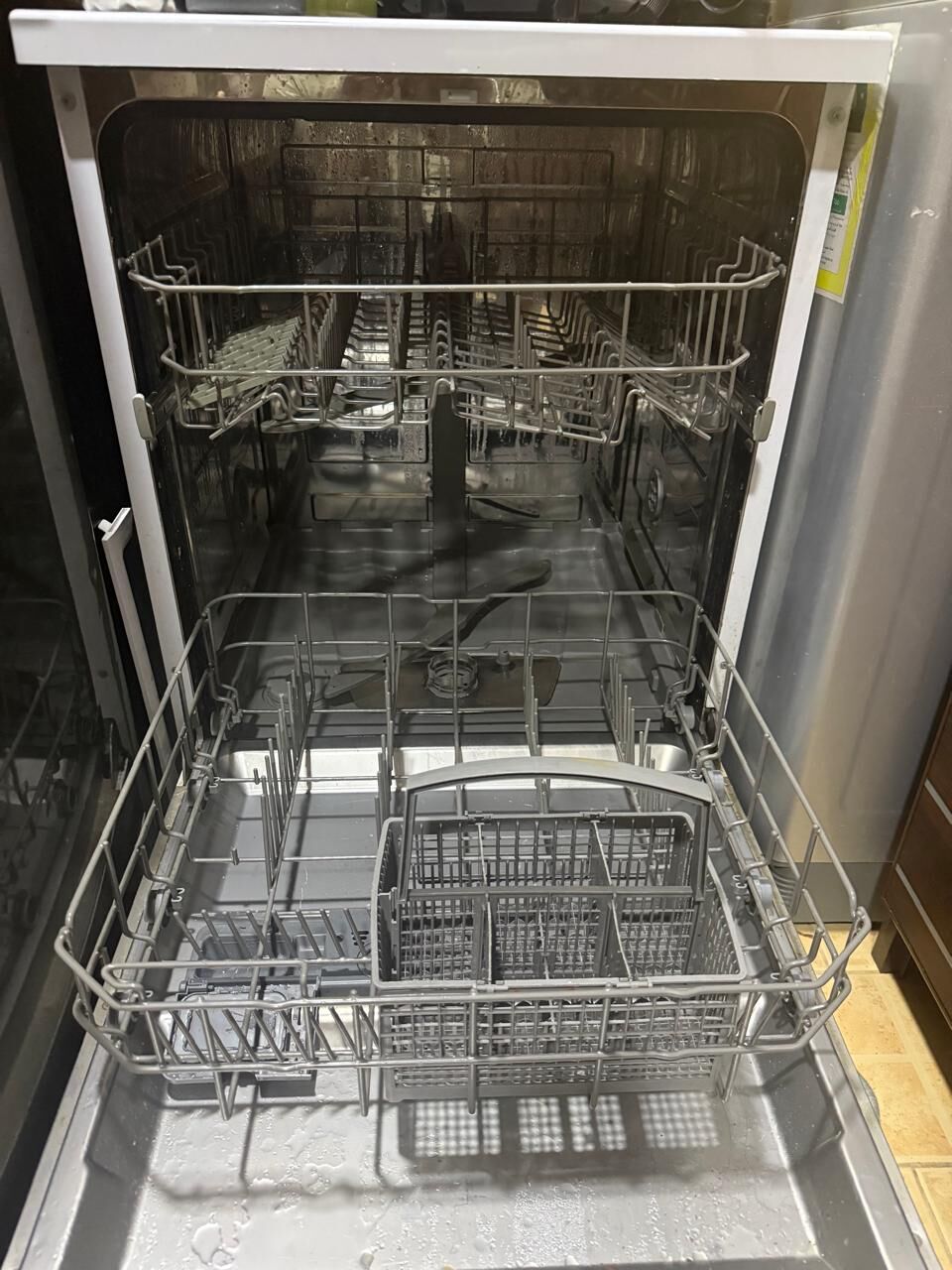 Jubail, Appliances, SAR 450,  Midea Dishwasher 12 Place Settings (Excellent Condition)