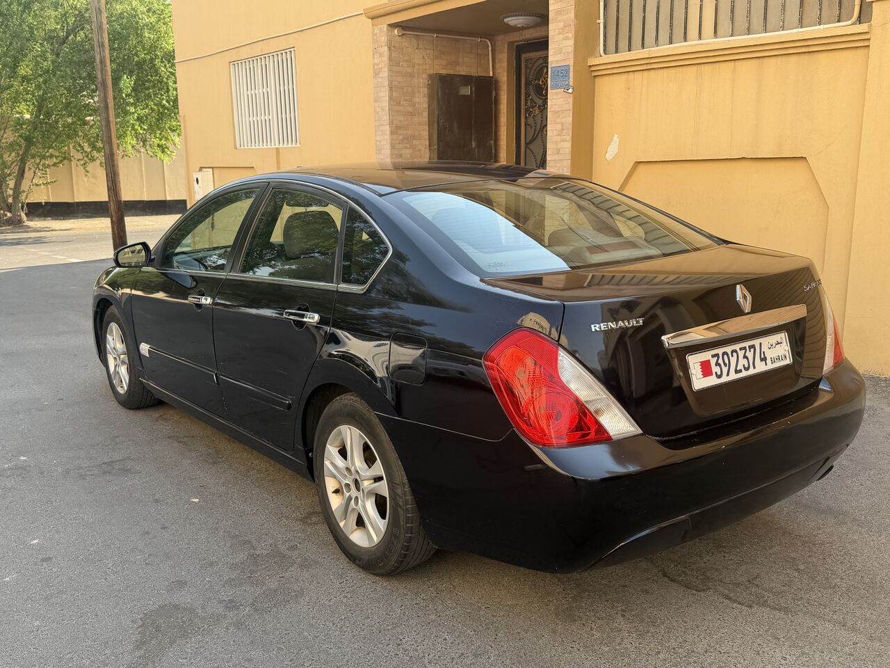 East Riffa, Vehicles, Cars & Trucks , BHD 850,  Renault Safrane,  2011,  Automatic,  129000 KM,    KM 129000