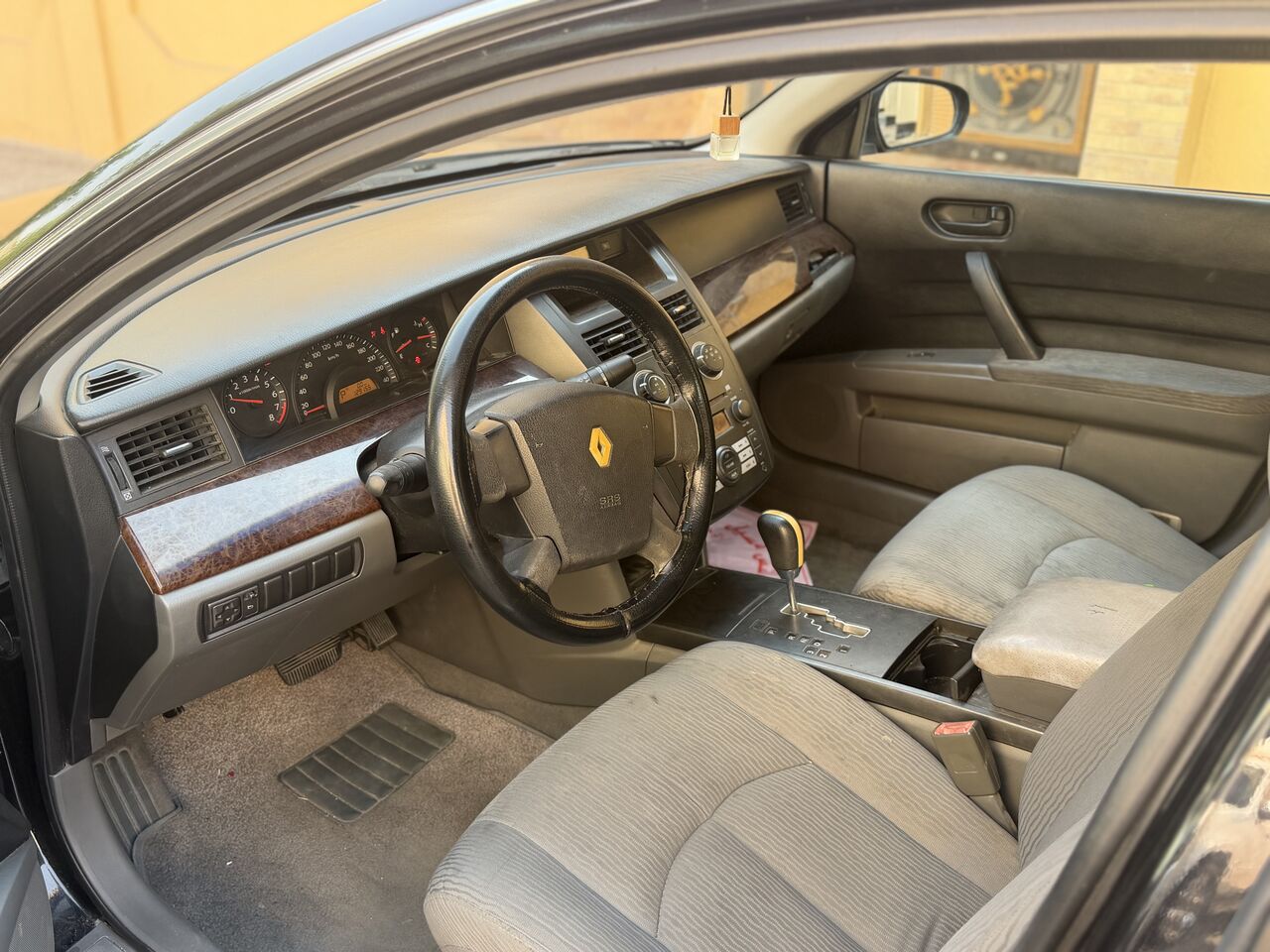 East Riffa, Vehicles, Cars & Trucks , BHD 850,  Renault Safrane,  2011,  Automatic,  129000 KM,    KM 129000