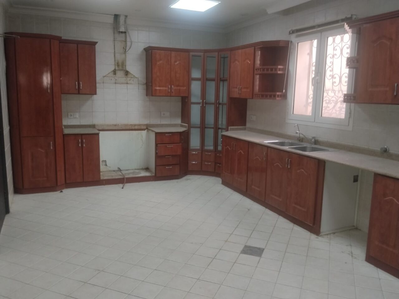 Sulai, Household Items, SAR 950,  Kitchen Cabinets With Marble Top For Urgent Sale