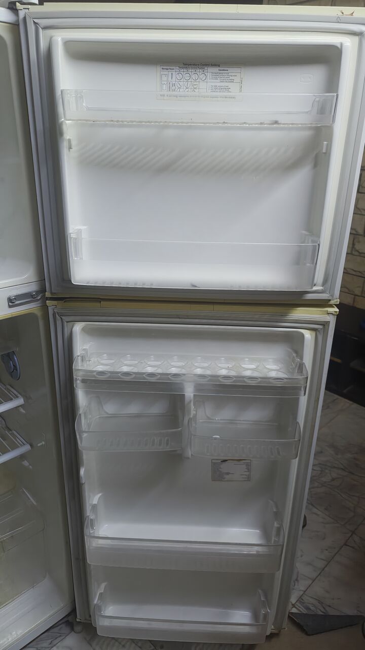 Riyadh, Electronics, SAR 700,  Referigirator For Sale 252 Litres