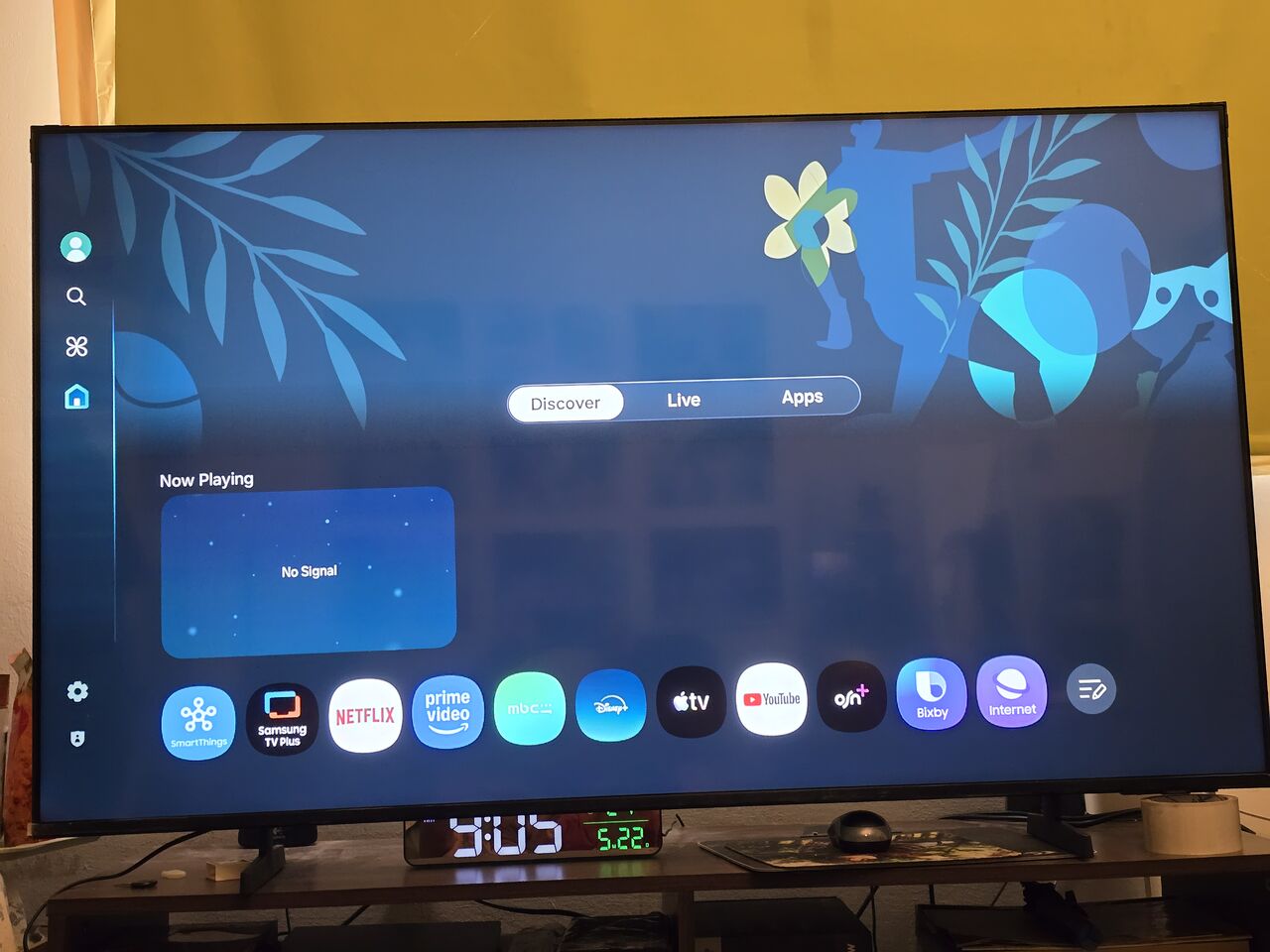 Al Malaz, Electronics, SAR 1500,  Samsung 55", QLED 4K Smart TV (W/ Box)