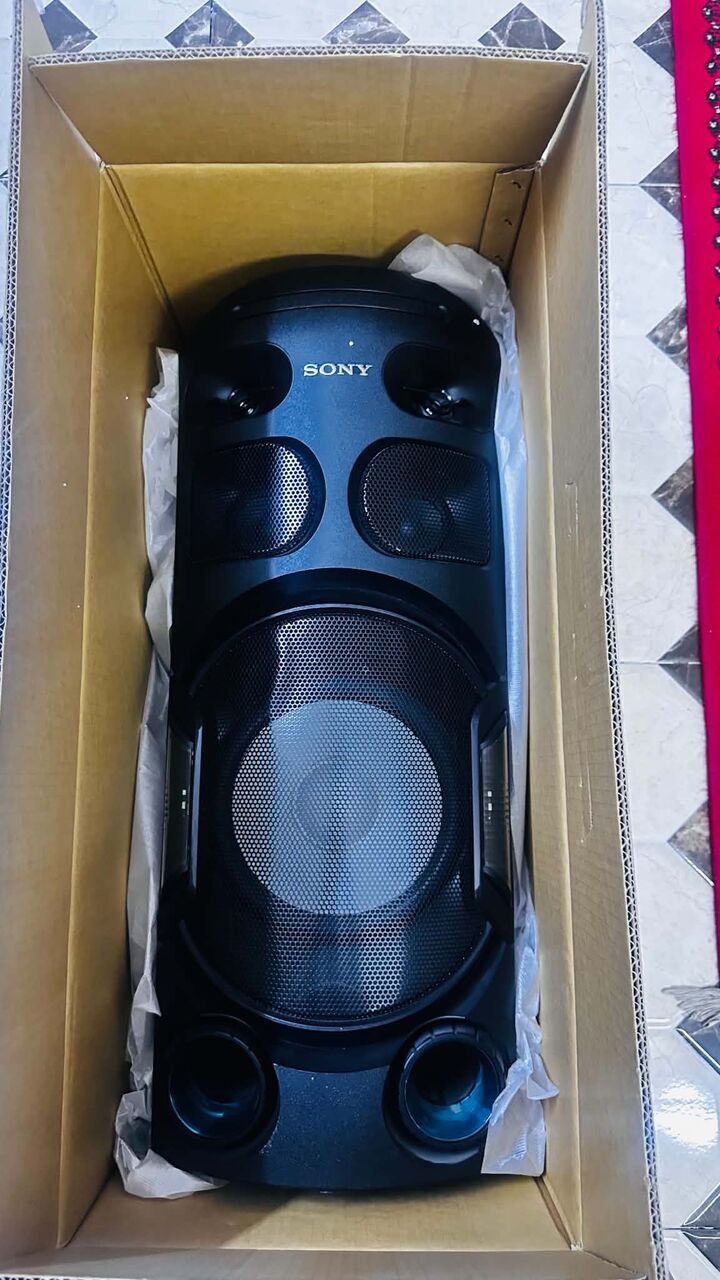 Riyadh, Musical Instruments, SAR 850,  🔊 Sony MHC-V42D High-Power Audio System Like Brand New
