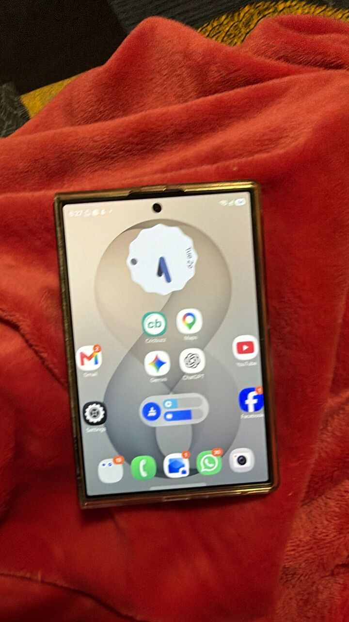 Riyadh, Mobile Phones, SAR 6000,  Z Fold 8. Graphite - Bought 40 Days Back + Free Galaxy Ultra First Gen Watch