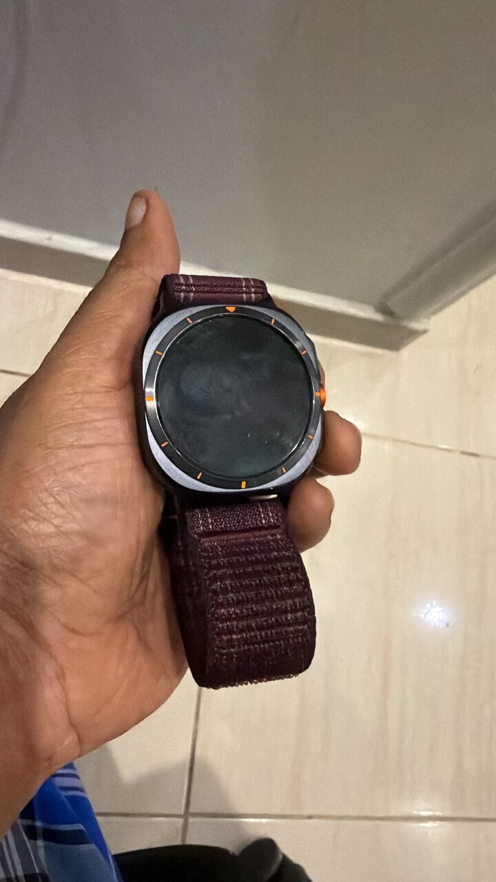 Riyadh, Mobile Phones, SAR 6000,  Z Fold 8. Graphite - Bought 40 Days Back + Free Galaxy Ultra First Gen Watch