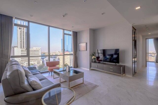 Bangkok, Villas, THB 125000,  125 Sq. Meter,  Luxury Urban Living With Privacy At The Monument Thong Lo