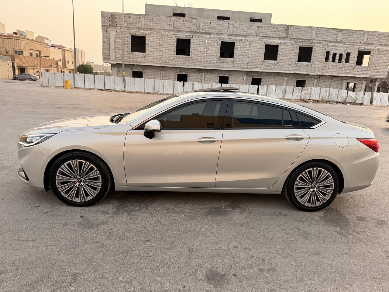 Riyadh, Vehicles, Cars & Trucks , SAR 48000,  Hongqi H5,  2023,  Automatic,  133000 KM,  Very Neat And Clean Well Maintained