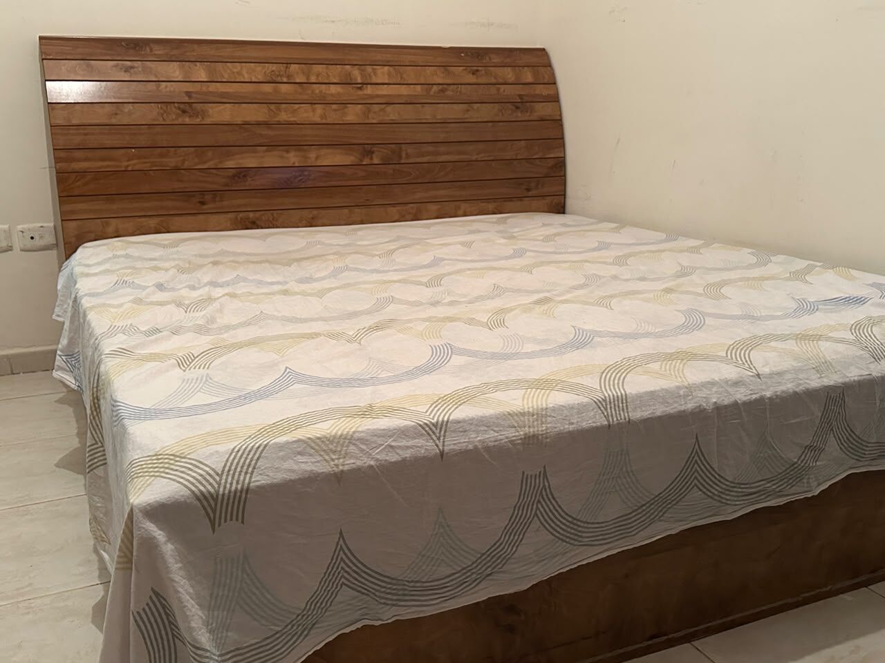 Jeddah, Furniture, SAR 490,  King Size Bed + Mattress For SALE