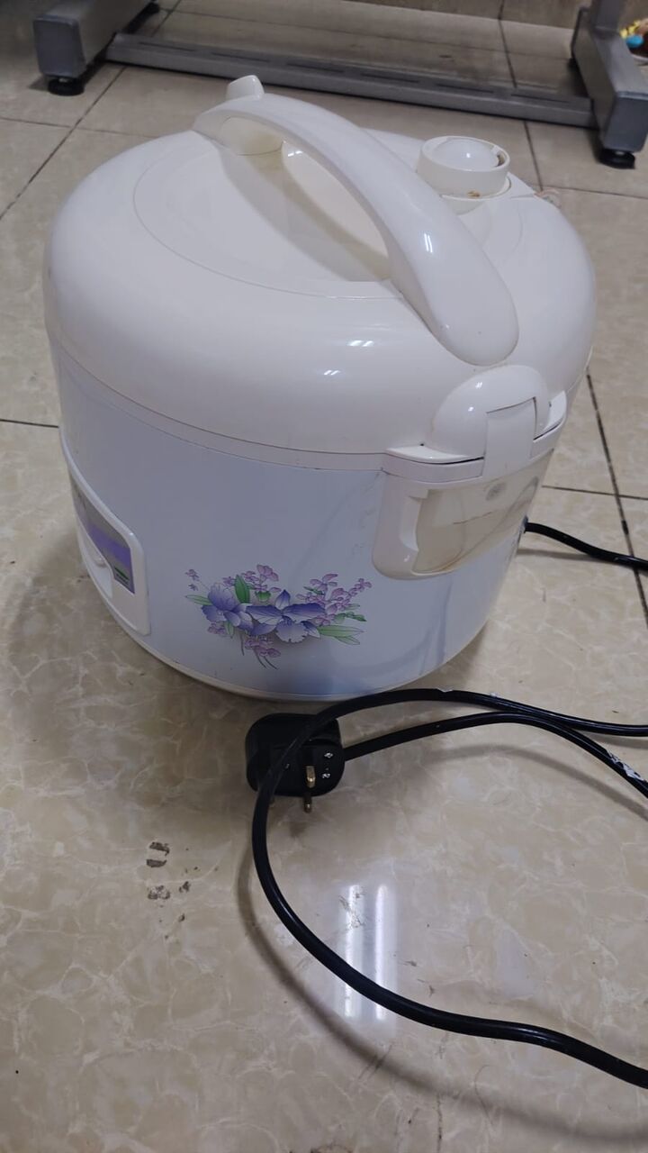 Hara, Appliances, SAR 100,  AUTOMATIC RICE COOKER HARDLY USED