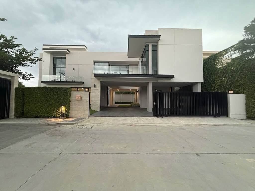 Bangkok, Villas, THB 250000,  149 Sq. Feet,  ให้เช่าบ้านเดี่ยว ใกล้Central Festival East Ville ,The Crystal