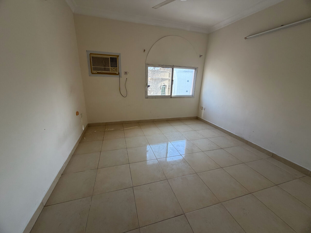 Hoora, Apartments, Flats, Houses & Villas, BHD 180/month,  2 BR,  2 Bedroom Flat For Rent Without Ewa