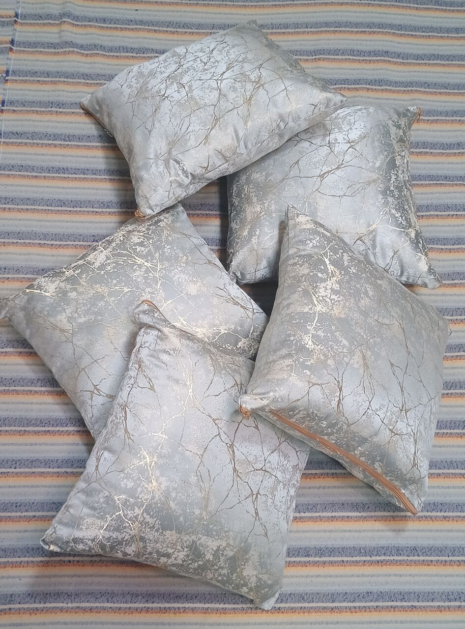 Yanbu, Household Items, SAR 45,  Throw Pillows (Sofa Cushions)