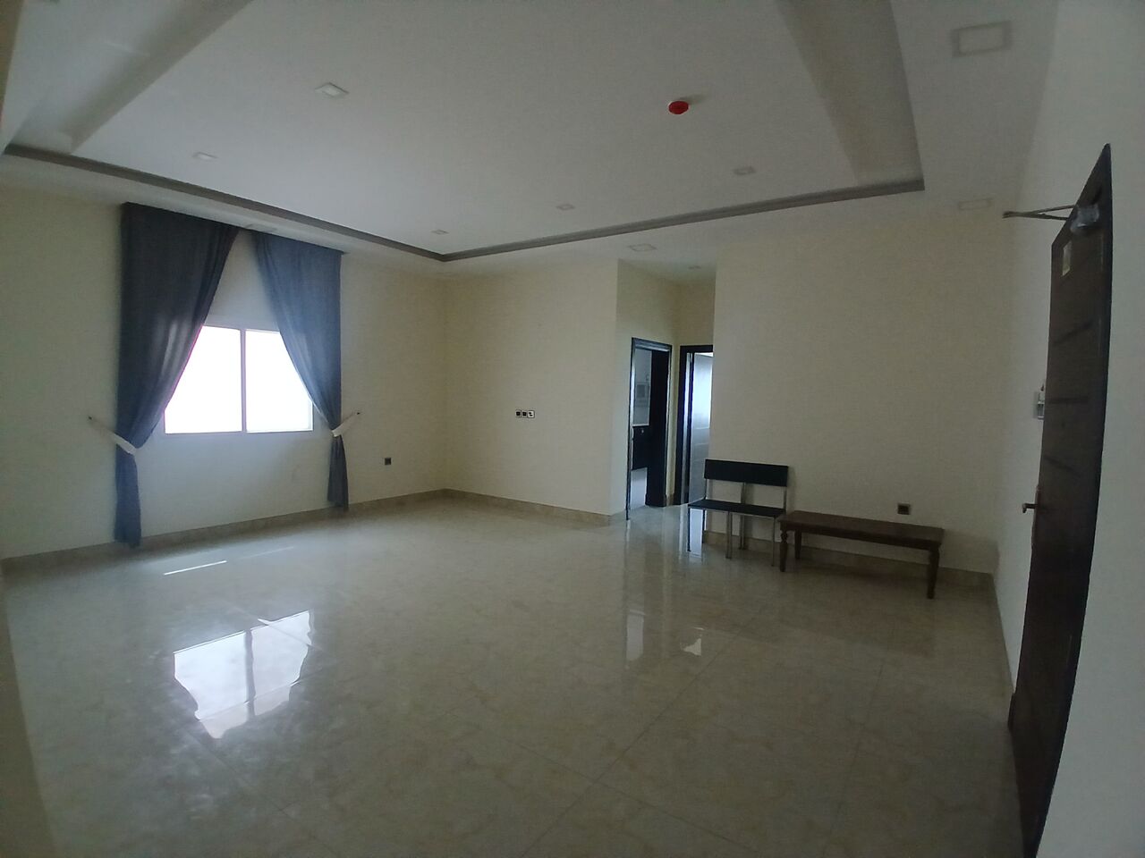 Hidd, Apartments, Flats, Houses & Villas, BHD 270/month,  3 BR,  Flat 3bhk Semi-furnished Hidd