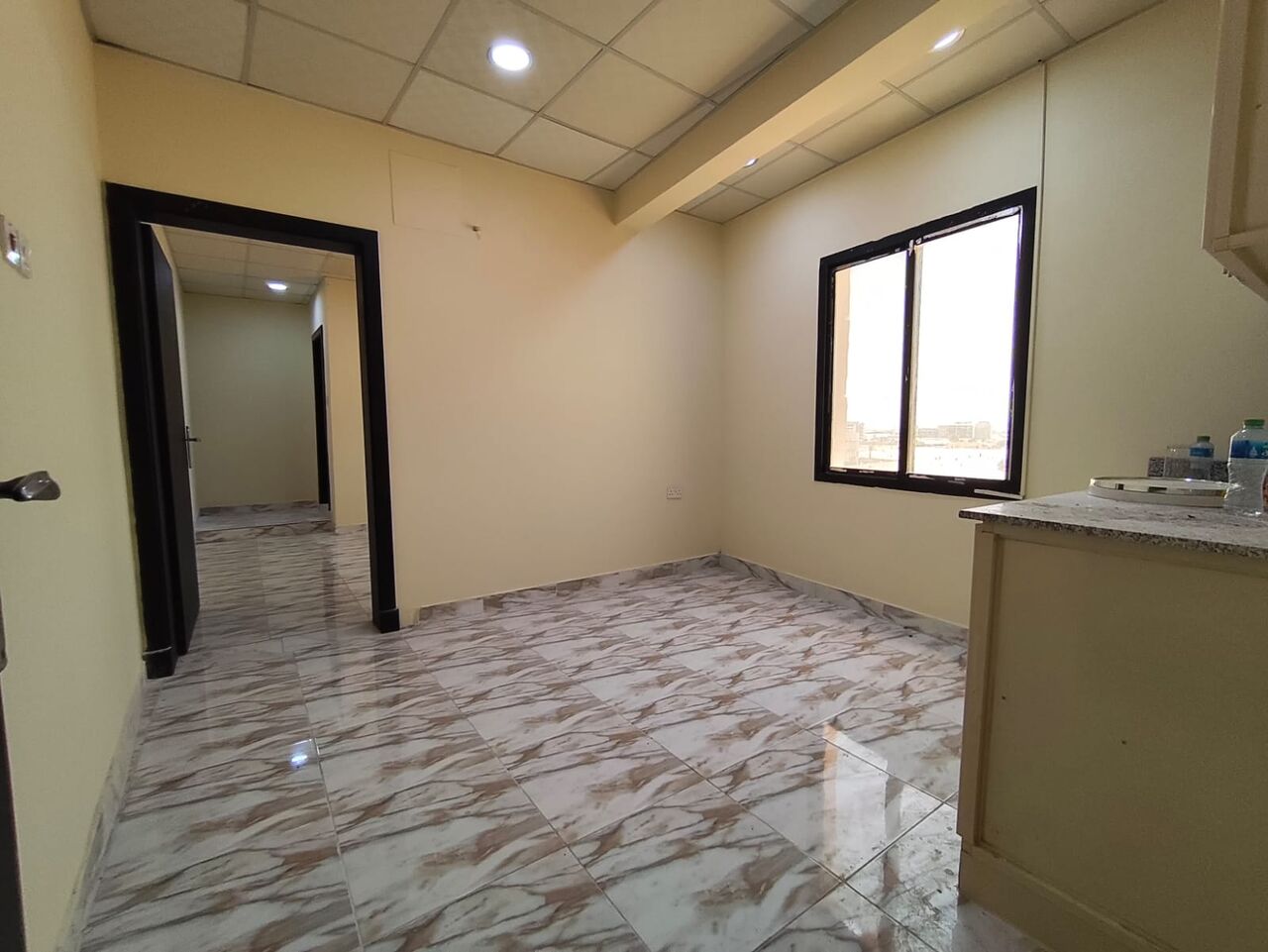 Busaiteen, Apartments, Flats, Houses & Villas, BHD 130/year,  1 BR,  Busaiteen:- Studio Flat On Rent With Unlimited Eea & Split Ac.
