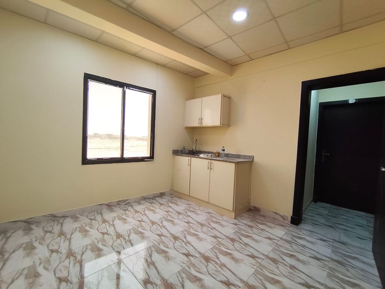 Busaiteen, Apartments, Flats, Houses & Villas, BHD 130/year,  1 BR,  Busaiteen:- Studio Flat On Rent With Unlimited Eea & Split Ac.