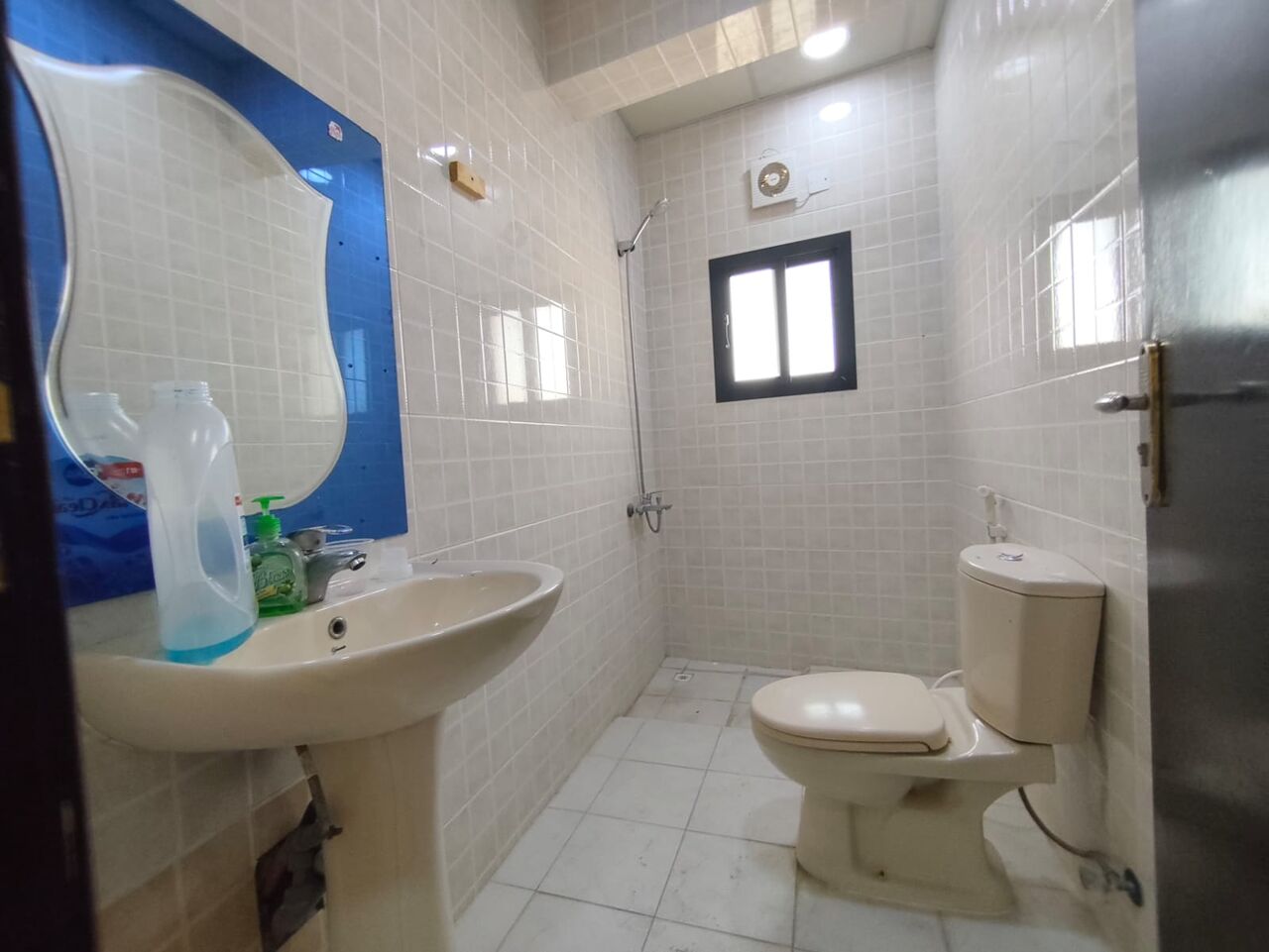 Busaiteen, Apartments, Flats, Houses & Villas, BHD 130/year,  1 BR,  Busaiteen:- Studio Flat On Rent With Unlimited Eea & Split Ac.