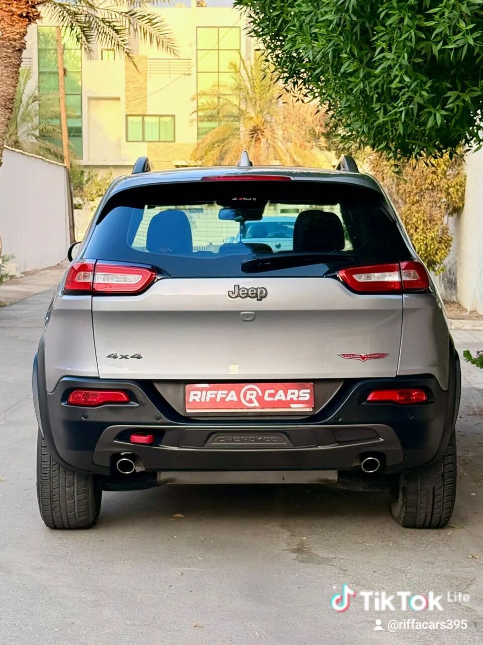 Manama, Vehicles, Cars & Trucks , BHD 3750,  Jeep Cherokee Trailhawk,  2015,  Automatic,  110000 KM,   4x4  MODEL