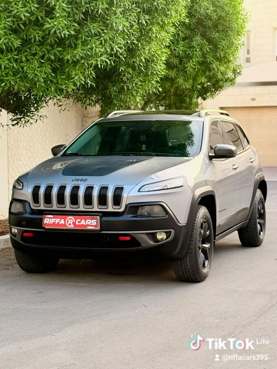Manama, Vehicles, Cars & Trucks , BHD 3750,  Jeep Cherokee Trailhawk,  2015,  Automatic,  110000 KM,   4x4  MODEL