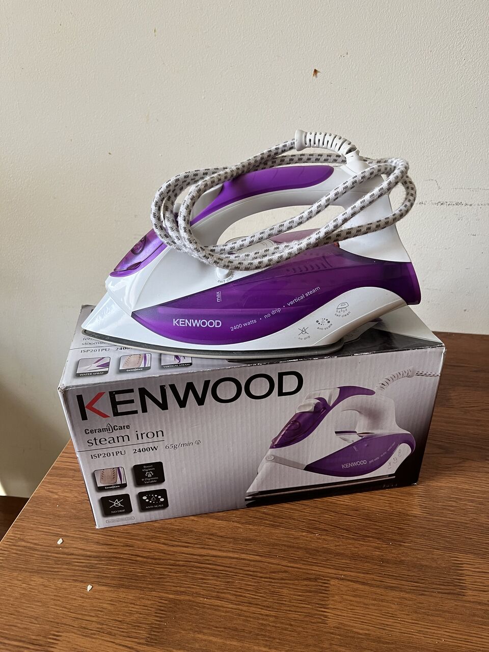 Hidd, Household Items, BHD 11,  Kenwood Iron Boxes & Aqua Cool Water Bottle