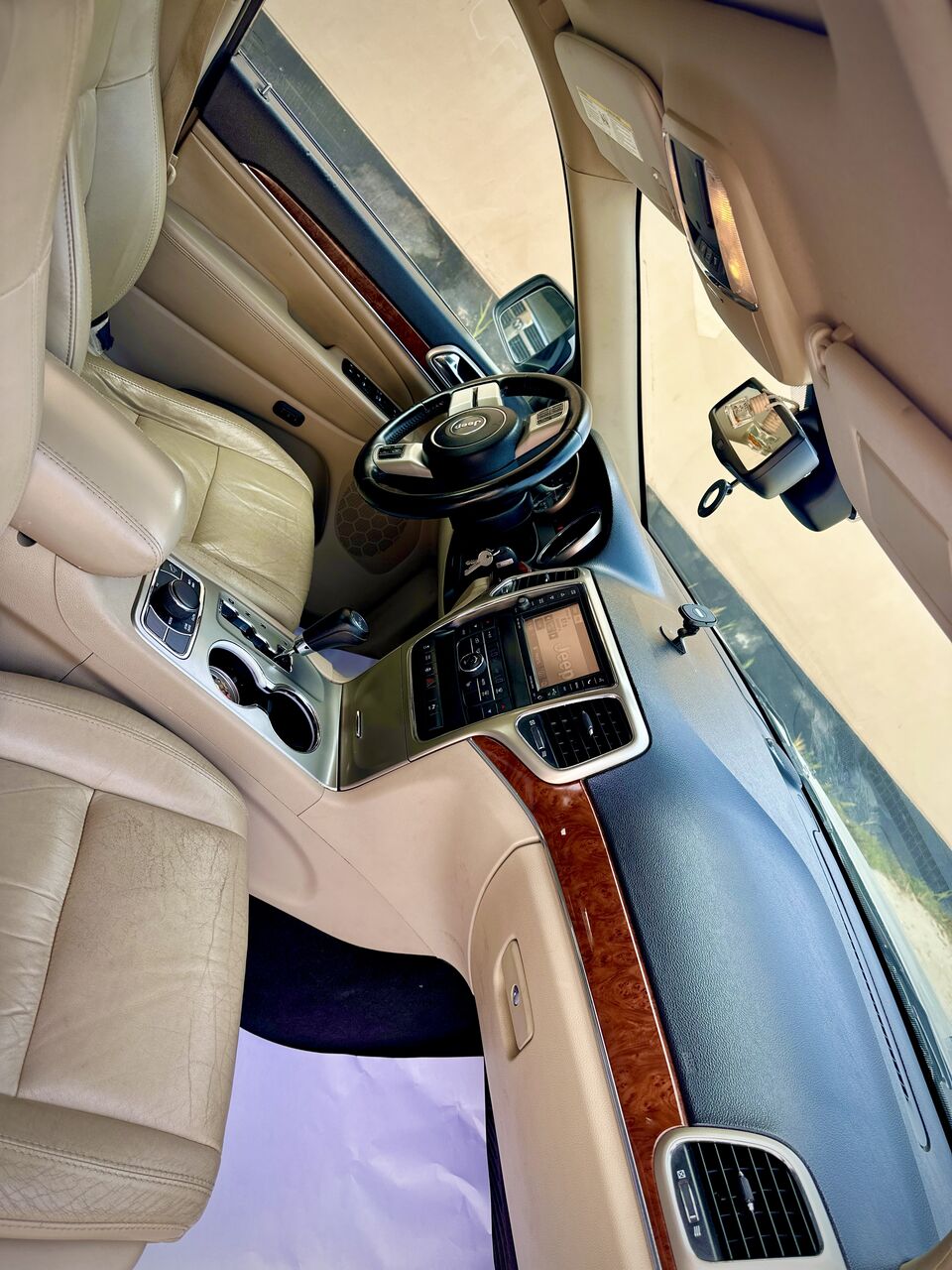 Manama, Vehicles, Cars & Trucks , BHD 2100,  Jeep Grand Cherokee Limited,  2013,  Automatic,  125000 KM,   Second Owner