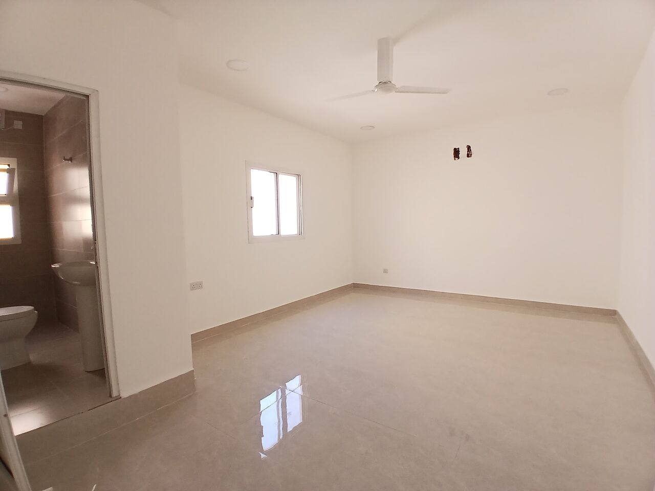 Hidd, Apartments, Flats, Houses & Villas, BHD 450/month,  4 BR,  Villa For Rent Hidd