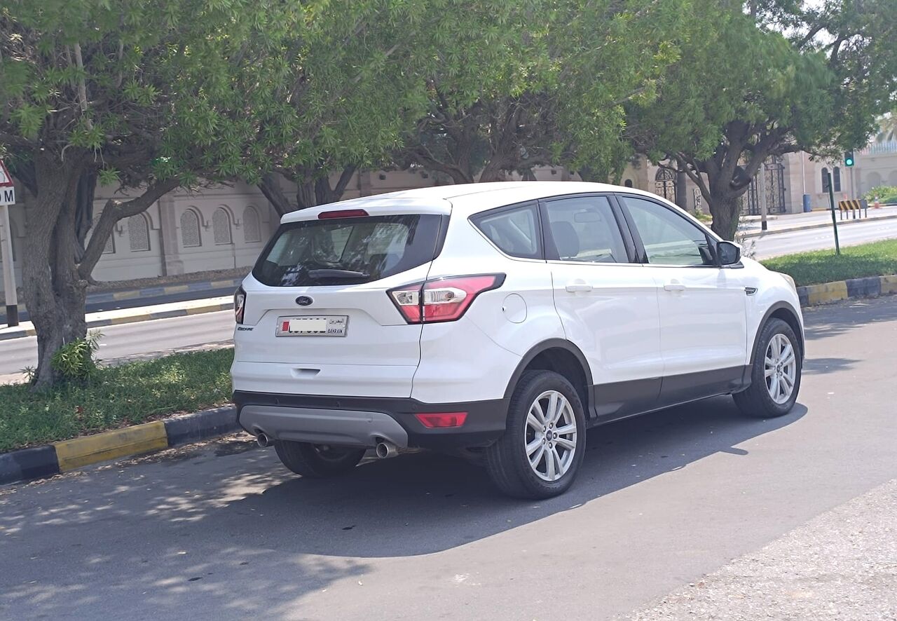 Manama, Vehicles, Cars & Trucks , BHD 3400,  Ford Escape,  2019,  Automatic,  126000 KM,  SUV