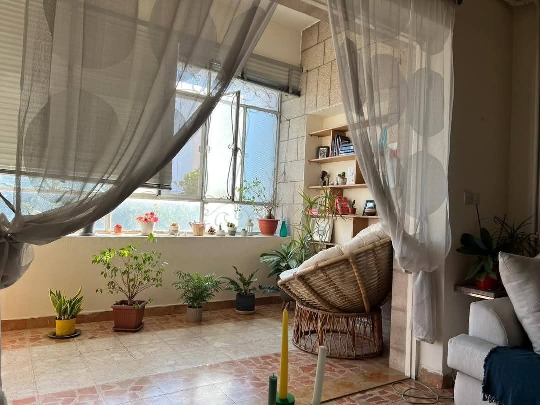 Amman, Apartments, Flats, Houses & Villas, JOD 8000/year,  Furnished,  2 BR,  Sunlit, Spacious, Fully Furnished Apartment Jabal AlWeibdeh