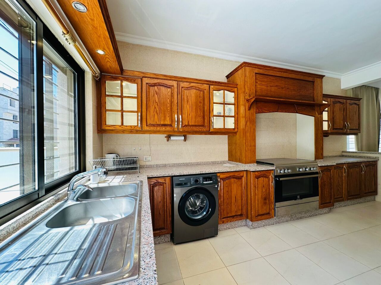 Abdoun, Apartments, Flats, Houses & Villas, JOD 15000/year,  Furnished,  3 BR,  190 Sq. Meter,  Ground Floor Apartment For Rent