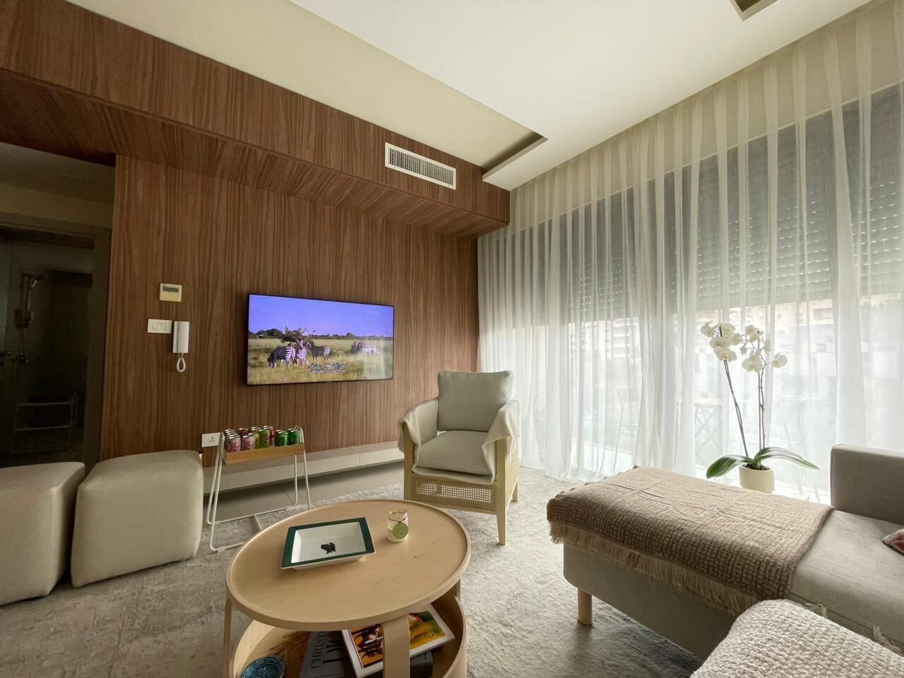 Abdoun, Apts/Flats Wanted, JOD 13000/year,  Furnished,  2 BR,  Abdoun. Where Luxury Becomes A Way Of Life.  ✨